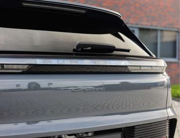 Porsche Cayenne Electric — photo 11