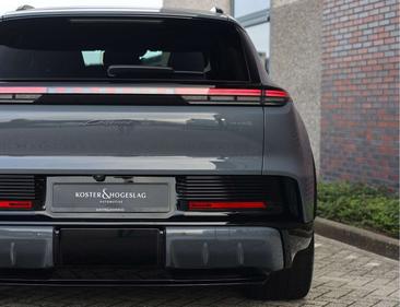Porsche Cayenne Electric — photo 13
