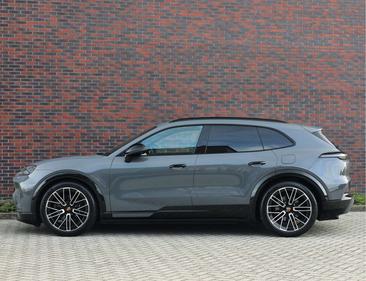 Porsche Cayenne Electric — photo 15