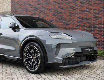 Porsche Cayenne Electric — photo 18