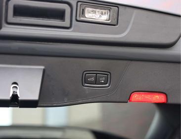 Porsche Cayenne Electric — photo 22