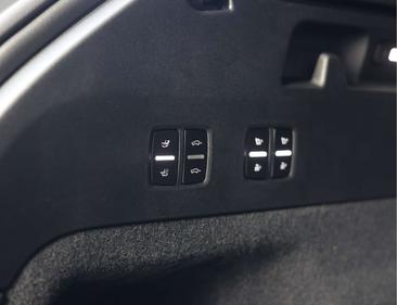 Porsche Cayenne Electric — photo 23