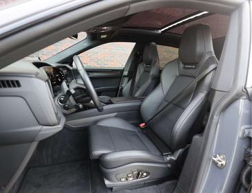 Porsche Cayenne Electric — photo 26