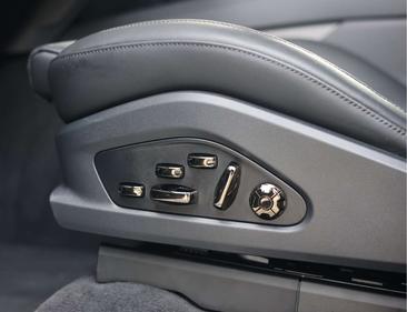 Porsche Cayenne Electric — photo 27