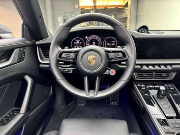 Porsche 911 Cabriolet Carrera — photo 10