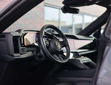 Porsche Cayenne Electric — photo 33