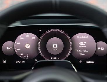 Porsche Cayenne Electric — photo 41