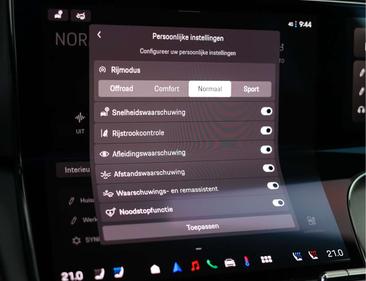 Porsche Cayenne Electric — photo 46