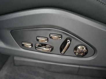 Porsche Cayenne Electric — photo 17