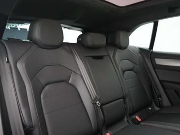 Porsche Cayenne Electric — photo 34