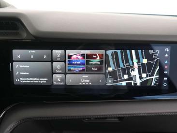 Porsche Cayenne Electric — photo 41