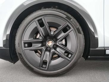 Porsche Cayenne Electric — photo 46