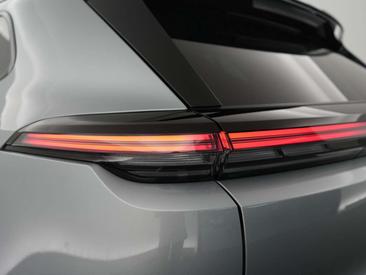 Porsche Cayenne Electric — photo 48
