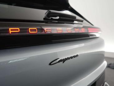 Porsche Cayenne Electric — photo 49