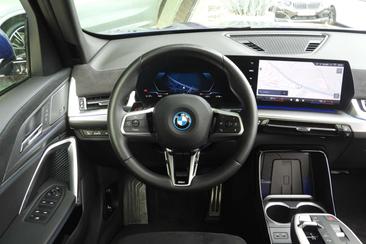 BMW IX1 XDrive30 — photo 2