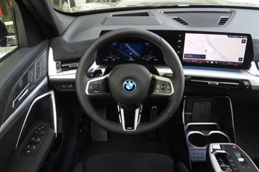 BMW IX1 EDrive20 — photo 2