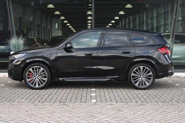BMW IX1 EDrive20 — photo 4