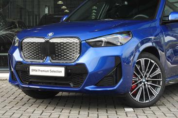 BMW IX1 XDrive30 — photo 5
