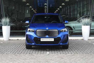 BMW IX1 XDrive30 — photo 8