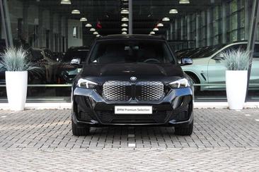 BMW IX1 EDrive20 — photo 8