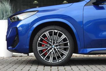 BMW IX1 XDrive30 — photo 16