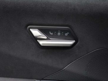 BMW iX3 50 XDrive — photo 15