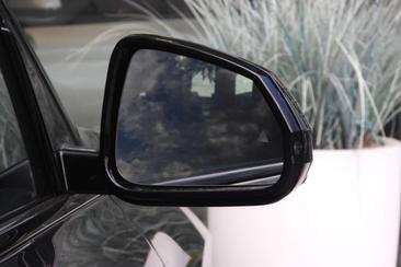BMW IX1 EDrive20 — photo 25