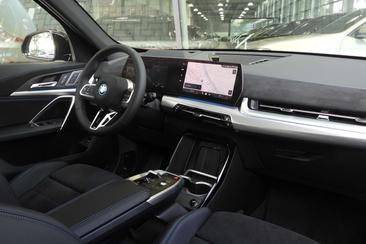 BMW IX1 EDrive20 — photo 28