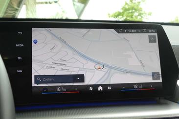 BMW IX1 XDrive30 — photo 31