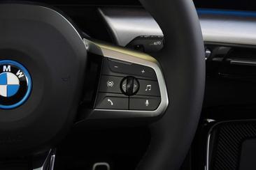 BMW IX1 EDrive20 — photo 31