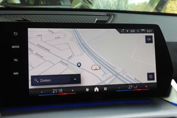 BMW IX1 EDrive20 — photo 36