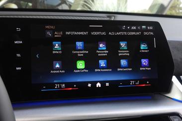 BMW IX1 EDrive20 — photo 40