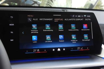 BMW IX1 EDrive20 — photo 42