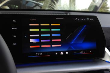 BMW IX1 EDrive20 — photo 43