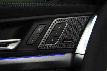 BMW IX1 EDrive20 — photo 45