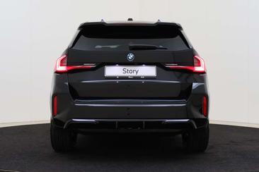 BMW IX1 EDrive20 — photo 4