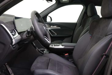 BMW IX1 EDrive20 — photo 11