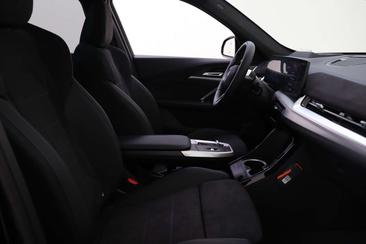 BMW IX1 EDrive20 — photo 18