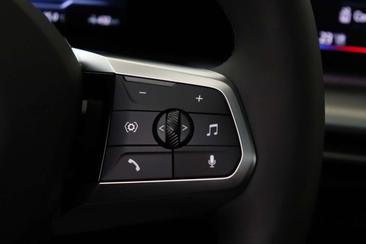 BMW IX1 EDrive20 — photo 28
