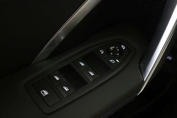 BMW IX1 EDrive20 — photo 42