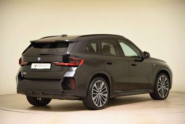 BMW IX1 XDrive30 — photo 3