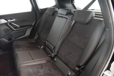 BMW IX1 XDrive30 — photo 6