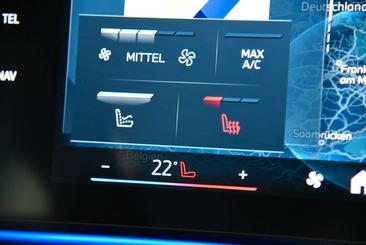 BMW IX1 XDrive30 — photo 15