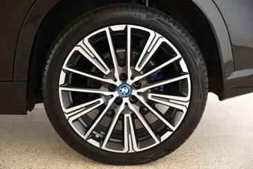 BMW IX1 XDrive30 — photo 22