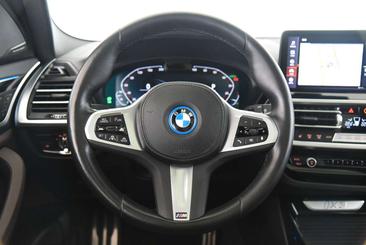 BMW iX3 — photo 10
