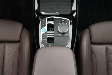 BMW iX3 — photo 16