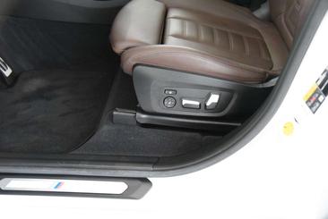 BMW iX3 — photo 18