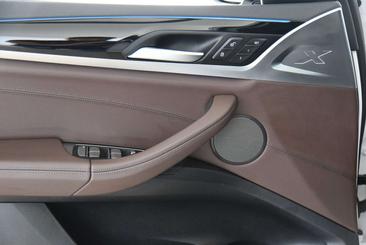 BMW iX3 — photo 19