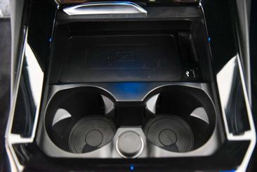 BMW iX3 — photo 20