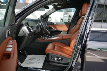 BMW X7 XDrive40d — photo 9